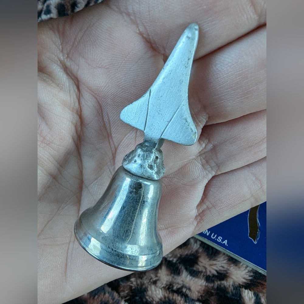 VTG 1981 COLLECTABLE SPACE SHUTTLE STEEL SILVER TONE BELL - Picture 7 of 11
